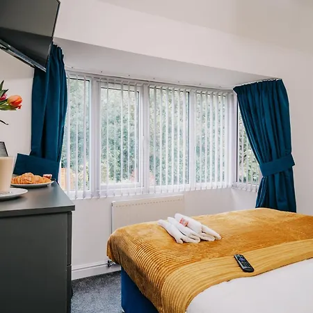 Stunning 4-bed Fast Wifi Near Centre, Garden, Family, Contractors * Birmingham