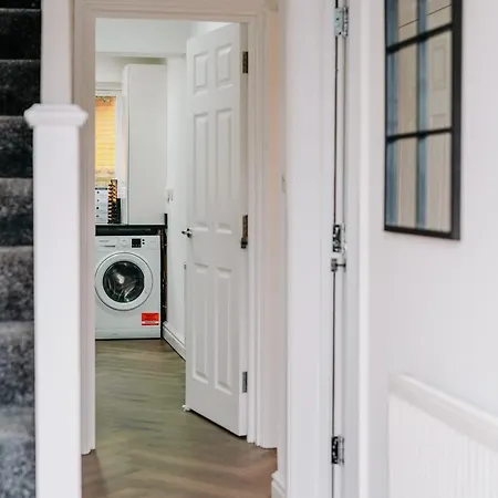 Stunning 4-bed Fast Wifi Near Centre, Garden, Family, Contractors Birmingham